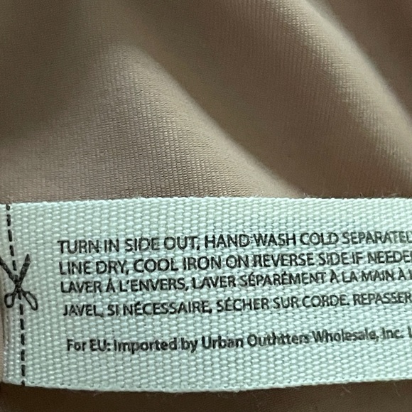 NWT! Free People S & M neutral Second Skin Cami tank. Deep neck. Thin 1/2 liner - Picture 9 of 14